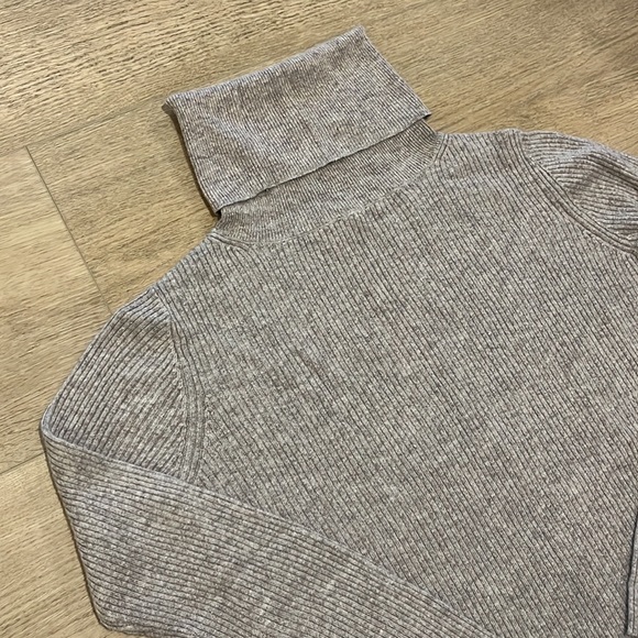 Women’s Oak + Fort Turtleneck - Picture 2 of 4